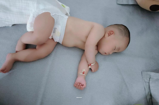 白城孕妇肚子一跳一跳